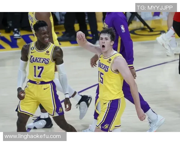 湖记：里夫斯季后赛场均167分表现不俗评价过早需谨慎